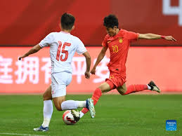 不仅场上少